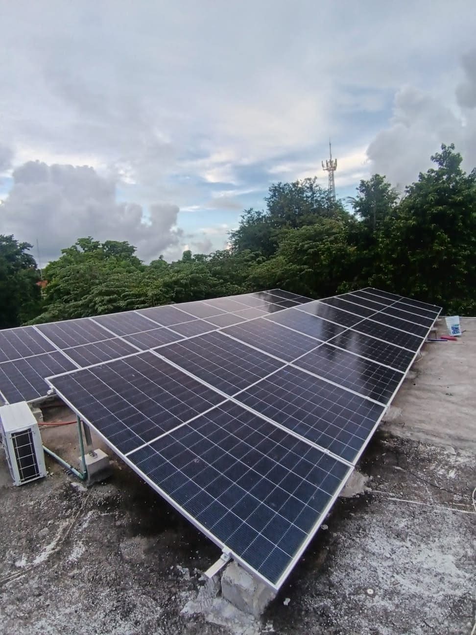 Instalación eléctrica terminada en local comercial